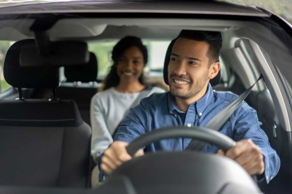 Troca de óleo em veículo usado por motorista de aplicativo